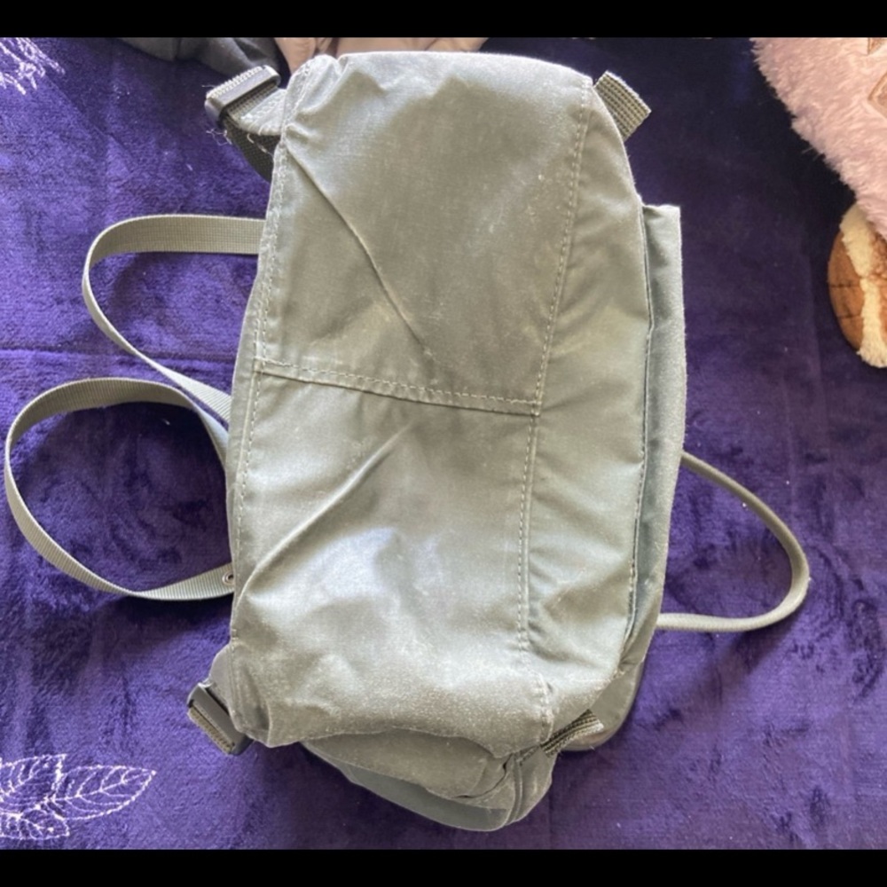 Fjallraven Kanken Green Backpack - Picture 5 of 8
